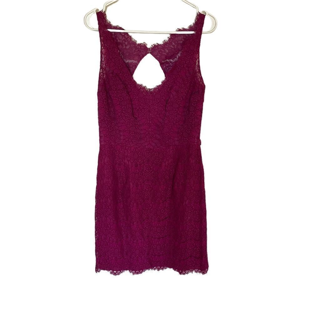 Belsoie formal dresses Size 12 lace sleeveless keyhole back vneck belted back